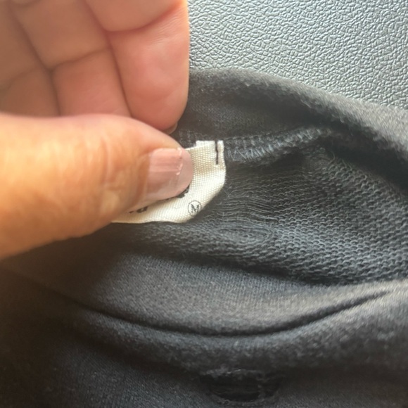 Women’s Local Lab Black Distressed T-Shirt Medium – Pink Rose Floral Appliqué Gr - Picture 5 of 6